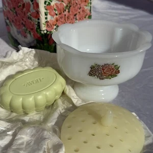 Vintage 70s Avon Hostess Blossoms Flower Arranger Soap Dish Milk Glass Decor - Picture 1 of 5