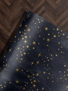 Luxury Navy and Gold Star Wrapping Paper Roll – Elegant Celestial Christmas Gift - Bild 1 von 7