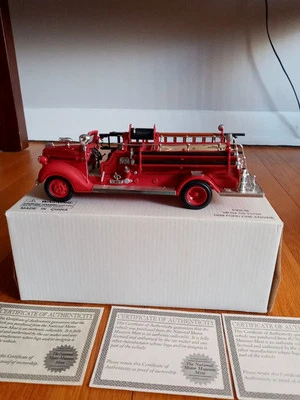 1938 FORD Fire Engine Bedford Falls Model Truck Diecast 1/32 The National Motor  - Image 1 of 4