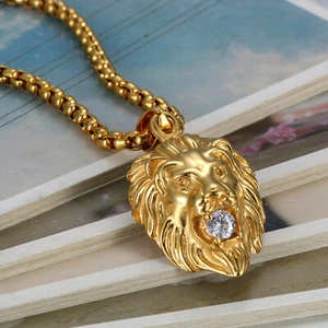 Collana uomo moda acciaio inox argento/oro testa di leone ciondolo pietra bianca - Foto 1 di 12