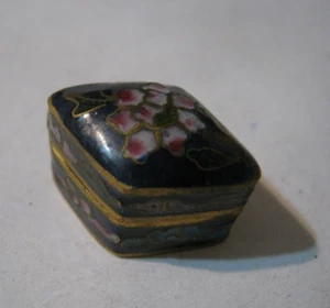 Tiny/Mini 20mm  (7/8") Chinese Cloisonne Hinged Lid Trapezoid Box w/ Flowers - Picture 1 of 13
