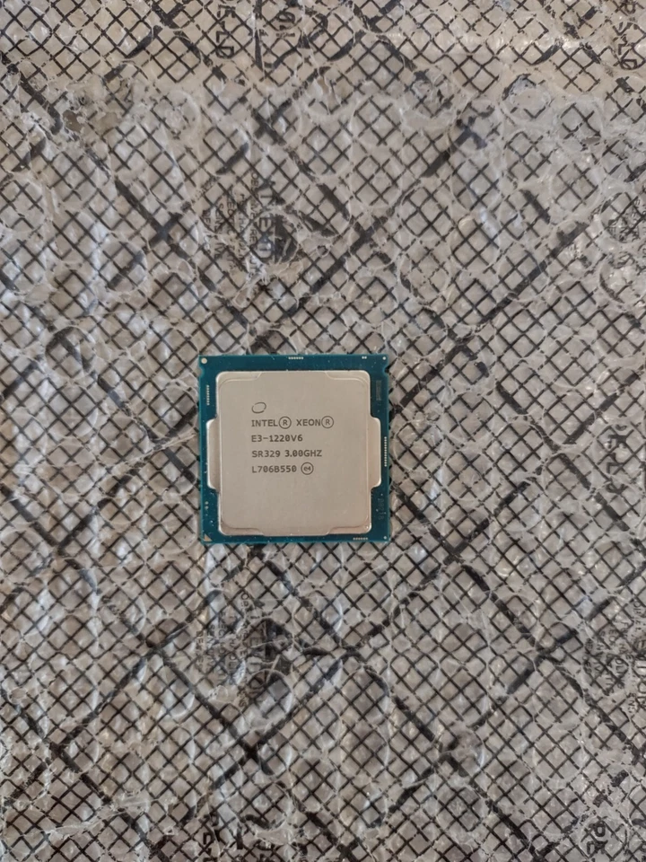 Intel Xeon E3-1220V6 3.0ghz Quad Core Socket 1151 CPU SR329 - Image 1 of 1