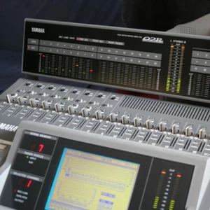 Yamaha 02R V2 Digitalmischpult (Meterbridge, 8x8 ADAT, RME Hammerfall DSP 9632) - Bild 1 von 12