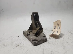 BMW 740 M60 V8 E32 E34 OEM LH Driver Engine Mount Bracket 1747180 S2-374 - Picture 1 of 7