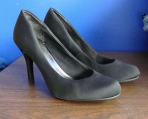 NINE & CO Black Round Toe Pump Dress Shoes Size 8 with 4" heel - Picture 1 of 5