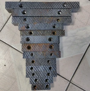 1 PAIR 100/125/150/200mm HEAVY DUTY UNIVERSAL VICE JAWS WITH STRONG HARD STEEL V - Picture 1 of 5