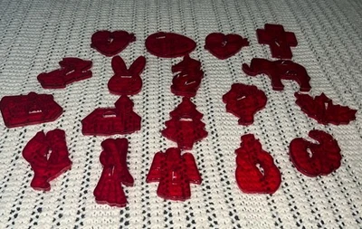 Lote De Colección De 18 Cortadores De Galletas De Plástico Rojo HRM Vacaciones Y Varios HECHOS EN EE. UU. Foto 1 de 4