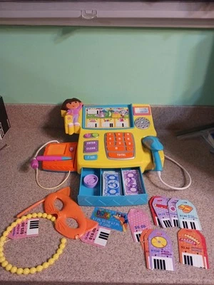 Juego de caja registradora Dora The Explorer Dora’s Talking 2006 con accesorios leer Foto 1 de 4