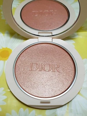 Polvo iluminador intenso Dior Forever Couture #4 brillo dorado 0,21 oz Foto 1 de 4