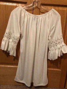 WIN WIN TUNIC TOP SHIRT WITH LACE WHITE SIZE SMALL - Picture 1 of 7