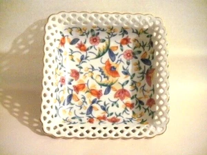 PLATO DE PORCELANA CUADRADO ALEMÁN AÑOS 70 FANTASÍA FLORAL CON ENCAJE PERFORADO BORDE DORADO - Imagen 1 de 8