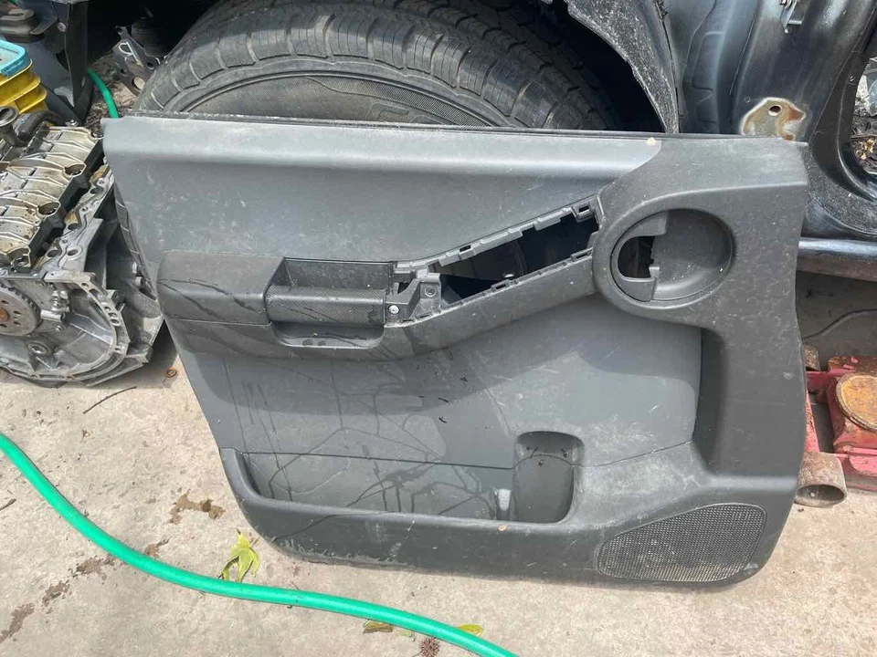 07 NISSAN XTERRA Front Door Trim Panel Left - Image 1 of 1