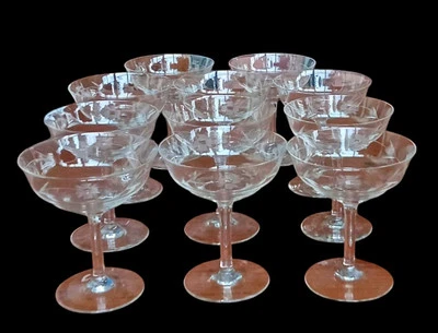 12 Anciennes Coupes Verres À Champagne Cristal Décor Gravé Art De La Table  - Photo 1/4