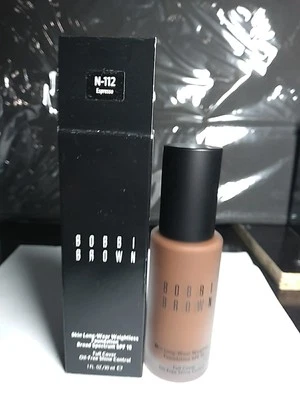 Base sin peso de larga duración Bobbi Brown Skin N-112 ESPRESSO, 0,44 oz/13 ml Foto 1 de 4