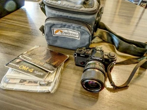 Olympus OM4 35mm Camera Set with 3 Lenses, Flash & Accessories - Foto 1 di 2