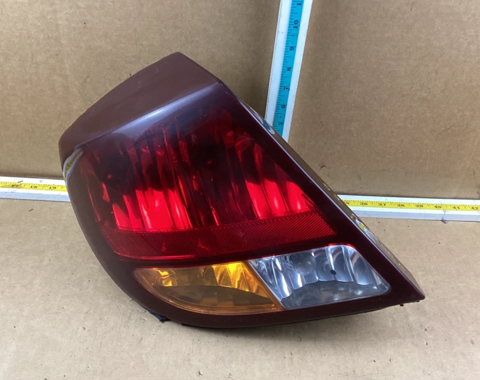 Oldsmobile Aurora 2001-2003 cuarto lado del conductor izquierdo cuarto de luz trasera montada en panel Foto 1 de 4