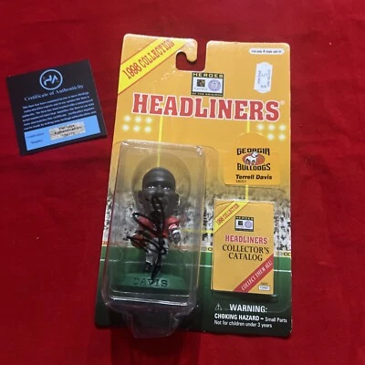 Figura de acción vintage de Terrell Davis firmada a mano autografiada 1998 Headliners con certificado de autenticidad Foto 1 de 4