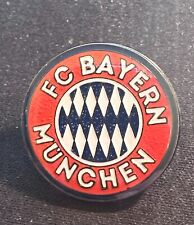 Rare pin badge MUNICH 1860 Football Club GERMANY TSV 1860 München yellow  metal