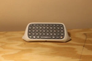 Microsoft Xbox 360 Controller Chatpad Keyboard Attachment - White - Good Cond - Picture 1 of 3