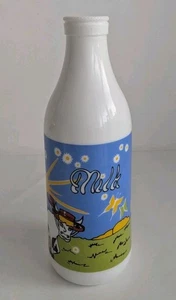 Vintage Carlton weiße dicke Milchglasflasche mit Country Szene - Bild 1 von 7