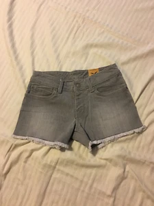 Pantalones cortos American Living: 5 bolsillos, dobladillo deshilachado para niñas: gris, talla 8,10 - Imagen 1 de 4
