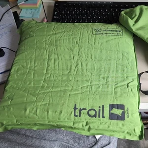 Trail Self Inflate Pillow Green - Self-Inflating Sleeping Pillow Camping Militar - Picture 1 of 4