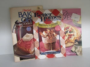 Vintage Lot Of 3 Recipe Booklets Pamphlets Cookbook 1970-2000s Pillsbury, + - Picture 1 of 11