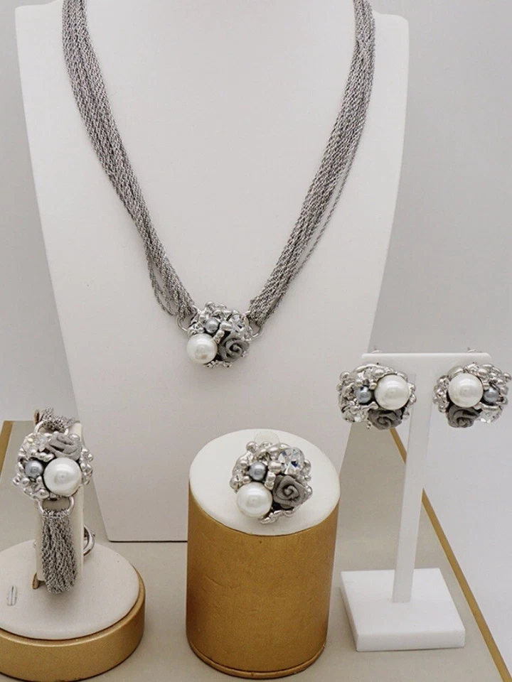 Juego completo de joyas de plata Foto 1 de 1