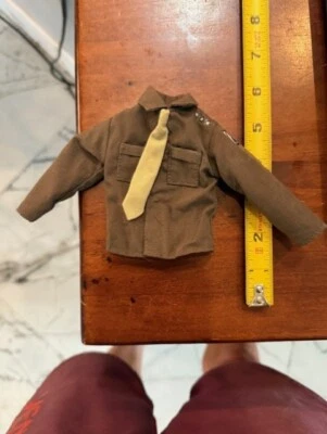 GI Joe 1/6 12" Escala Marrón Hasbro General Camisa Corbata Foto 1 de 4