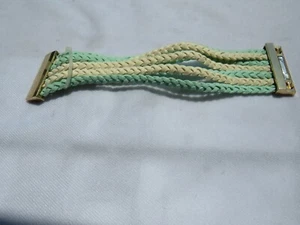 Süßes hellgrünes und cremeweißes geflochtenes Armband - neu - Bild 1 von 1