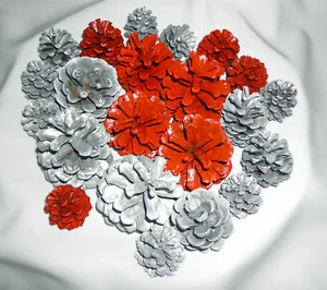 22 Kiefernzapfen rot und silber ca. 3,5cm - 7,5cm - Gestecke, Kränze, Floristik - Bild 1 von 6