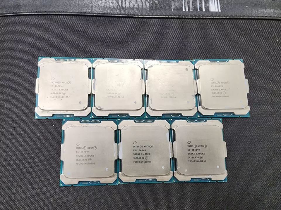 INTEL XEON E5-2640V4 SR2NZ 2.40GHz Lot of 7 - Image 1 of 1