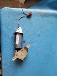 88 89 90 DYNASTY LEFT/DRIVER SIDE POWER WINDOW MOTOR FRONT 39853 - Picture 1 of 4