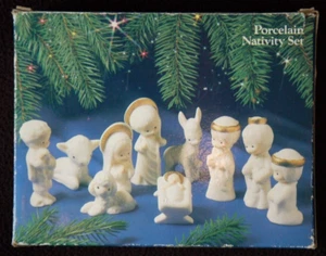 Miniature Christmas Nativity ~ Set of 10 Porcelain Figures - Picture 1 of 6