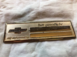 Nuevo de lote antiguo Chevrolet latón construido especialmente para... vendido y reparado con insignia - Imagen 1 de 3