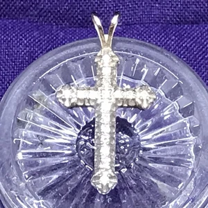 Vintage 14k White Gold & Diamond Cross Necklace Pendant Only *Beautiful Piece* - Picture 1 of 19