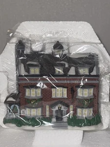 DEPT 56 CLASSIC ORNAMENT SERIES "GAD'S HILL PLACE" #98732 BRAND NEW - Picture 1 of 3