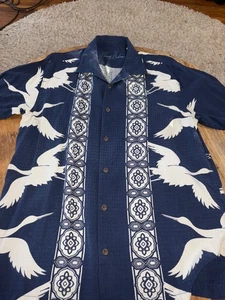 Tommy Bahama Hawaiian Shirt Mens Small 100%-Silk cranes bird Blue Button Up S/S - Picture 1 of 9