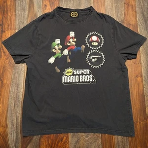 2010 New Super Mario Bros. Official Nintendo Large T-Shirt  - Picture 1 of 7