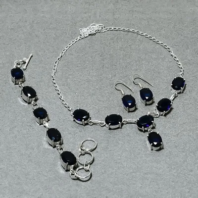 Conjunto de joyería solitario hecho a mano con piedras preciosas ovaladas de plata de ley 925 de iolita AAB 755 Foto 1 de 3