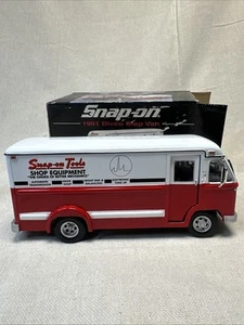 Snap On Die Cast Replica 1961 Divco Step Van Maßstab 1:34 Bank Seriennummeriert Neu - Bild 1 von 15