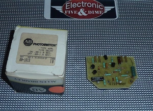 60-1613 Allen-Bradley Photo Switch 60-1613 Ser. B on .05-1.0 sec off .05-1.5 sec - Bild 1 von 3