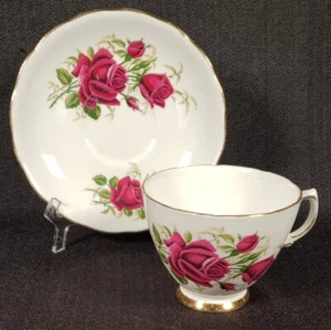 Vintage Colclough Red Roses Gold Gilt Teacup & Saucer Set #7981 Ridgway  A68 - Picture 1 of 4