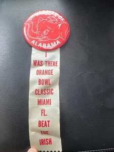 1970 Universidad de Alabama "Orange Bowl Miami Fl Beat The Irish" Pin Botón RARO - Imagen 1 de 4