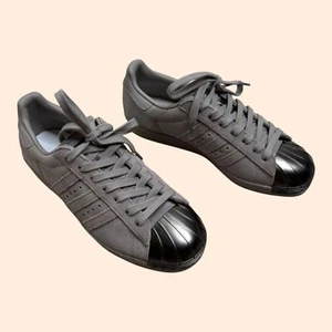 Tenis Adidas Superstar con puntera metálica - Imagen 1 de 9