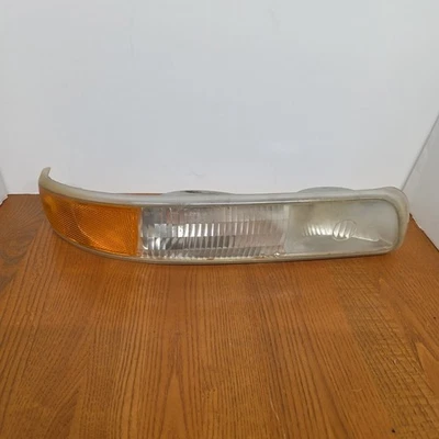 99-02 GM Chevrolet Silverado Tahoe Suburban SEÑAL DE GIRO lado del pasajero (derecha) OEM Foto 1 de 4