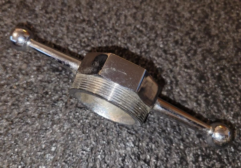 Modelo T Ford 1909-1927 Accesorio Tapa Radiador 8 Caras Perro Hueso Cromo Foto 1 de 3