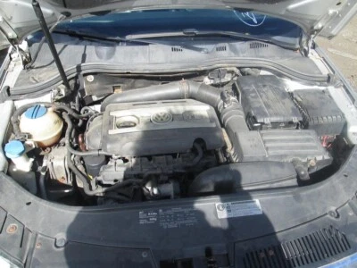 Módulo de control del motor usado (ECM) se adapta a: Volkswagen Passat 2010 control electrónico Foto 1 de 4