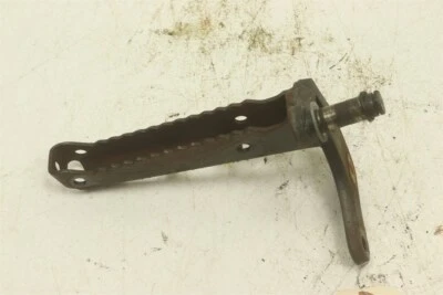 Clavija de pie izquierda Yamaha 1995-2001 Wolverine 350 4KB-27411-00-00 Foto 1 de 3