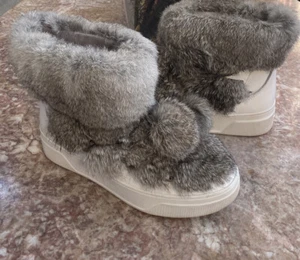  Michael Kors Nala White Grey Real Rabbit Fur Winter Ankle Boots 7.5 EUC! $395 - Picture 1 of 10